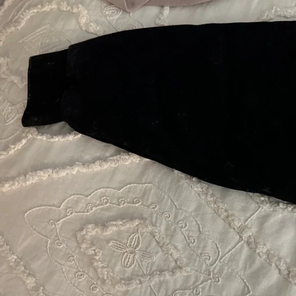 Aelfric Eden Black Sweater with White Graffiti - Picture 5 of 8